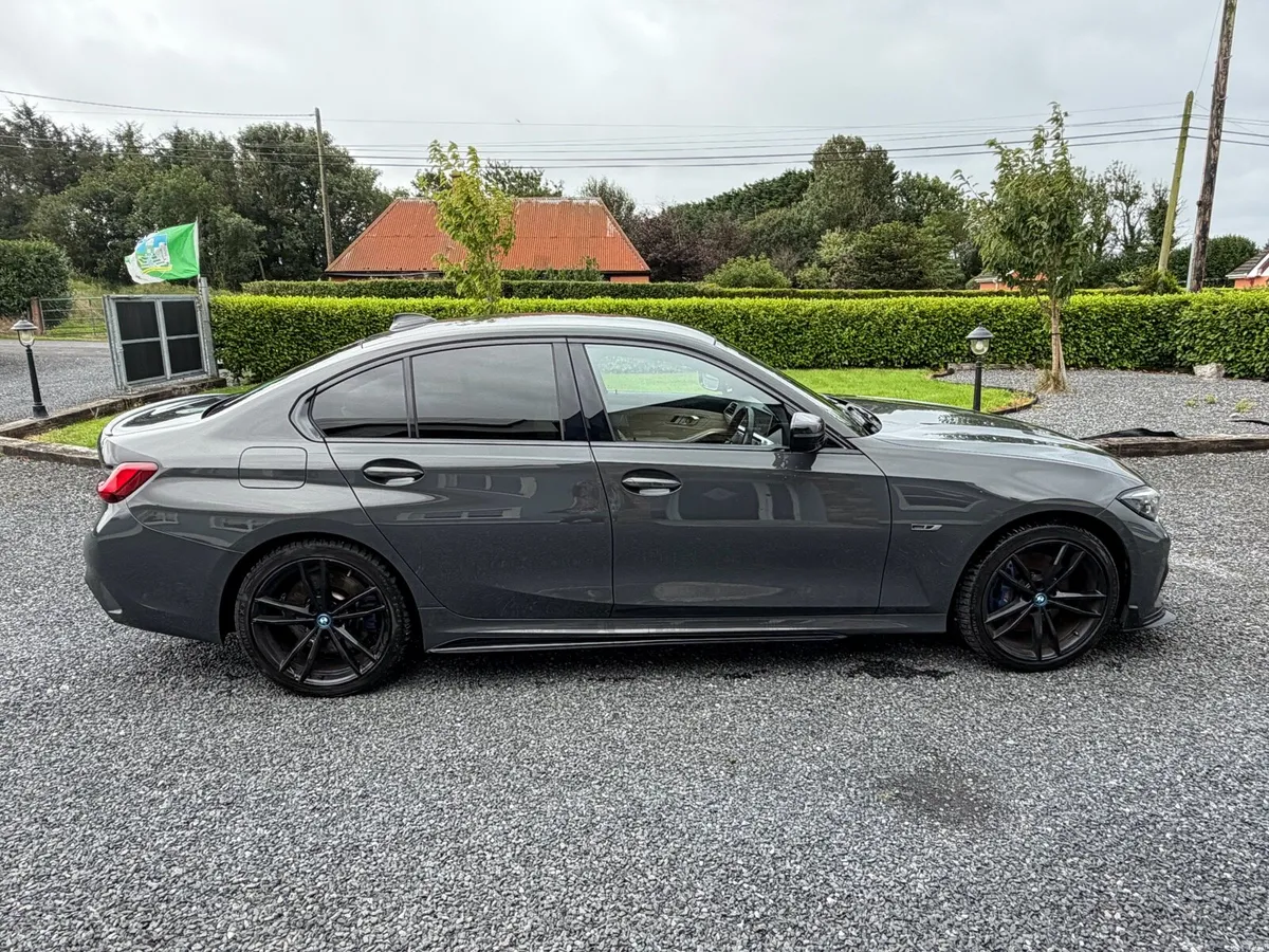 Bmw 330e - Image 3