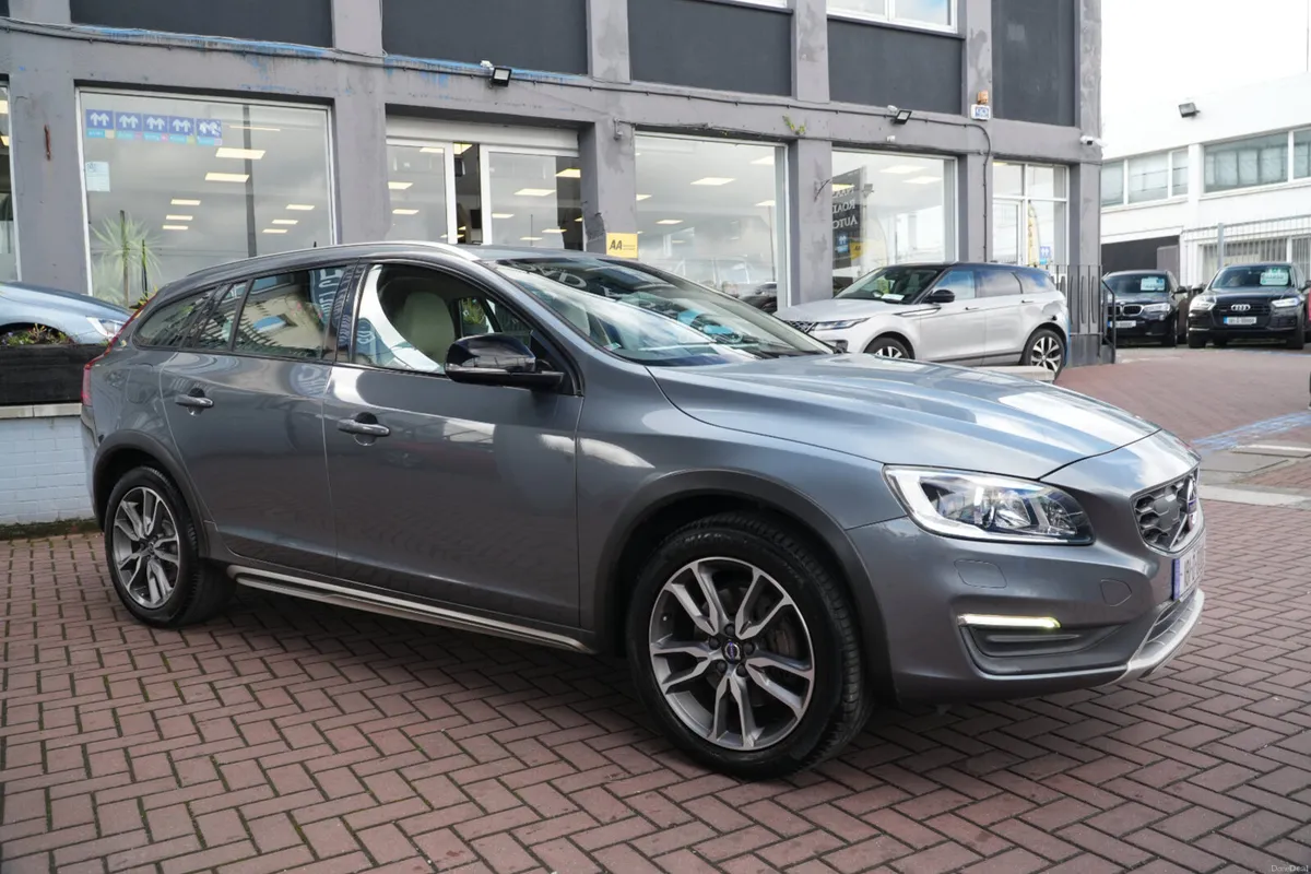 2018 VOLVO V60 CROSS COUNTRY - Image 2