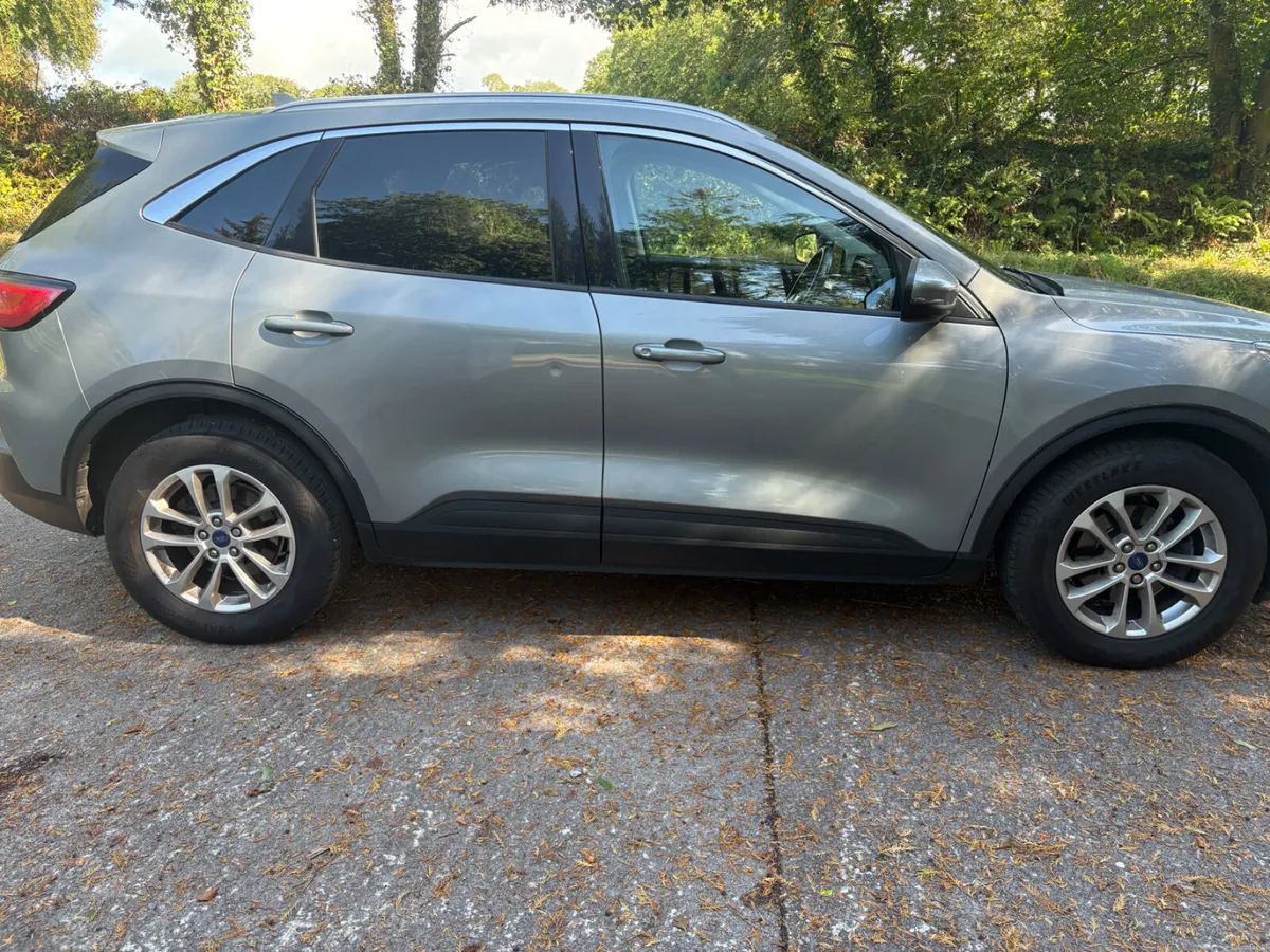 Ford Kuga 2021 - Image 3