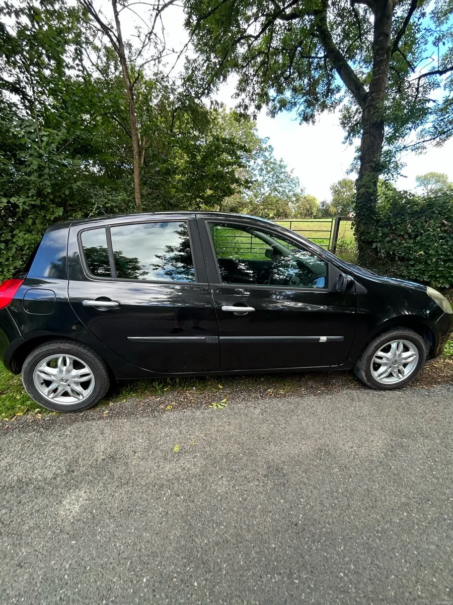 Renault Clio - Image 1