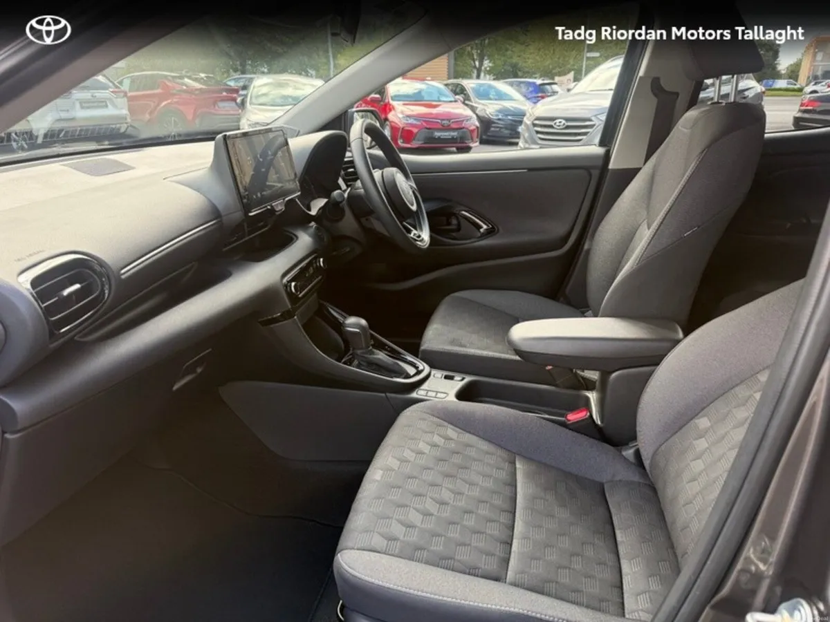 Toyota Yaris Yaris Hybrid 115 L-SPORT - Image 6