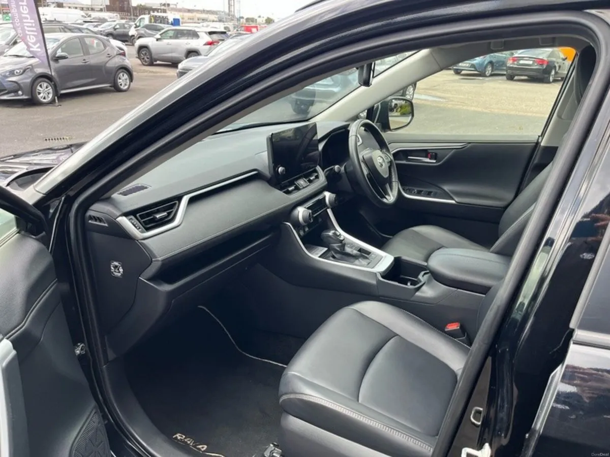 Toyota RAV4 RAV4 HYBRID SOL - Image 6