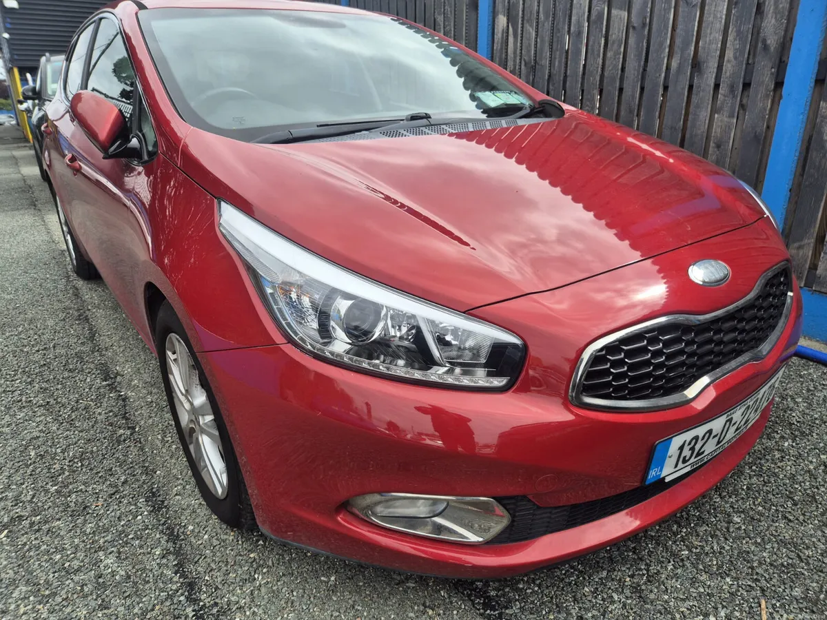 Stunning Kia Ceed 2013 AUTOMATIC - Image 3