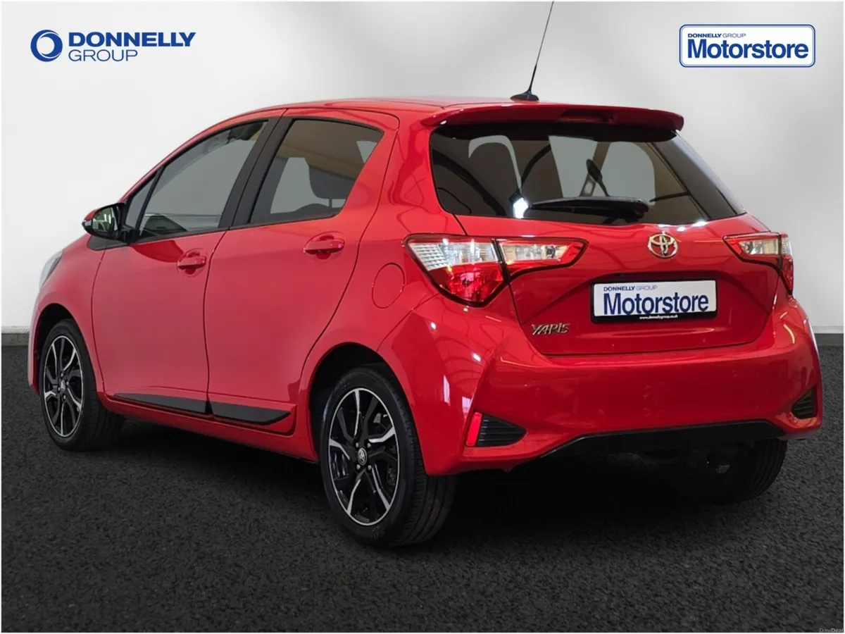 Toyota Yaris 1.5 Hybrid Design 5dr CVT - Image 2
