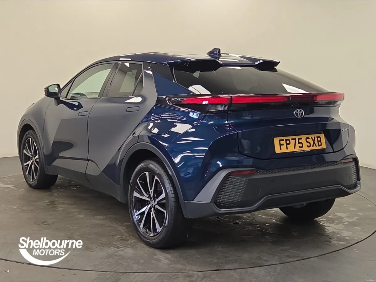 Toyota C-HR 2.0 PHEV Design 5dr CVT - Image 2