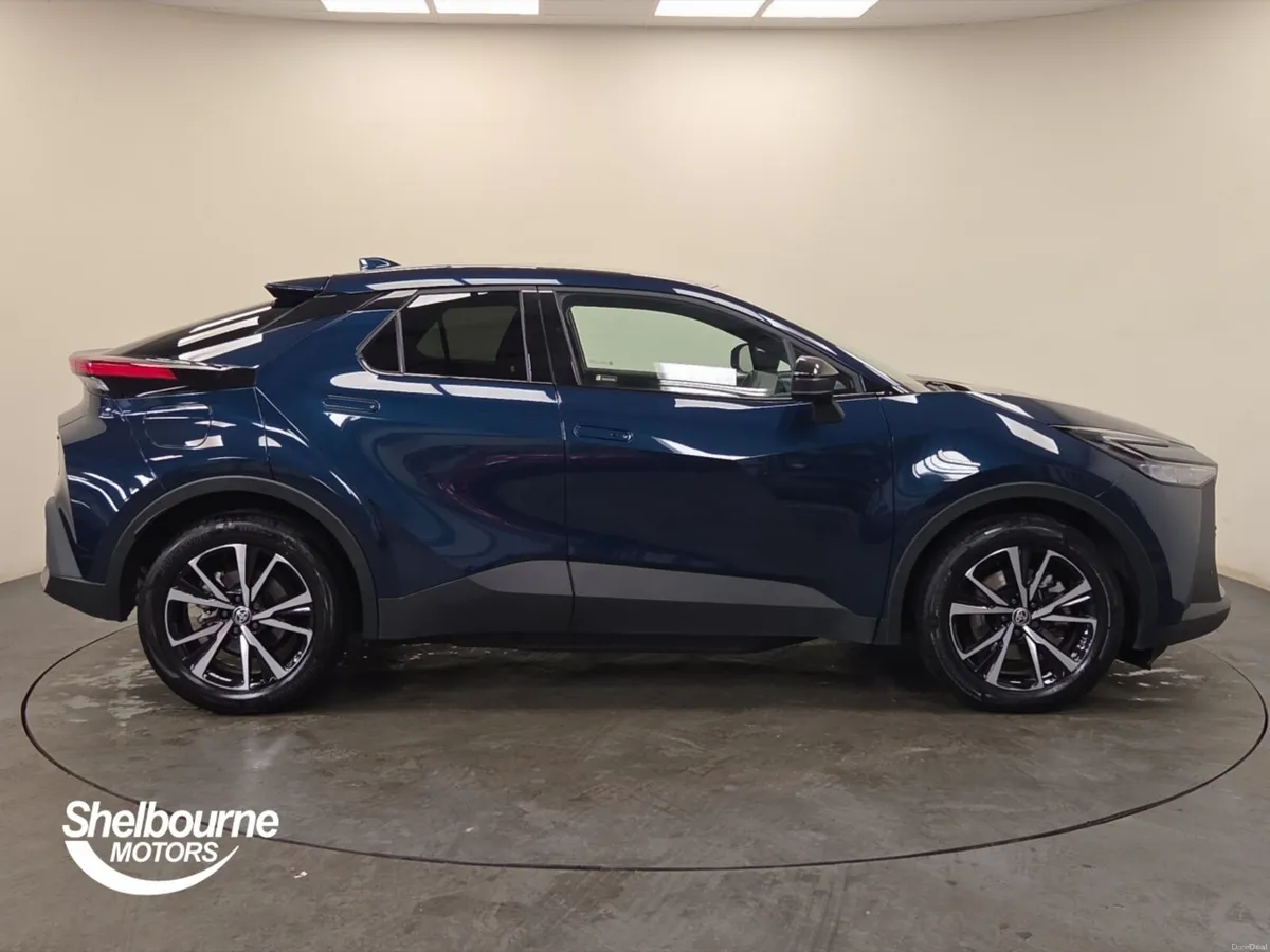 Toyota C-HR 2.0 PHEV Design 5dr CVT - Image 3