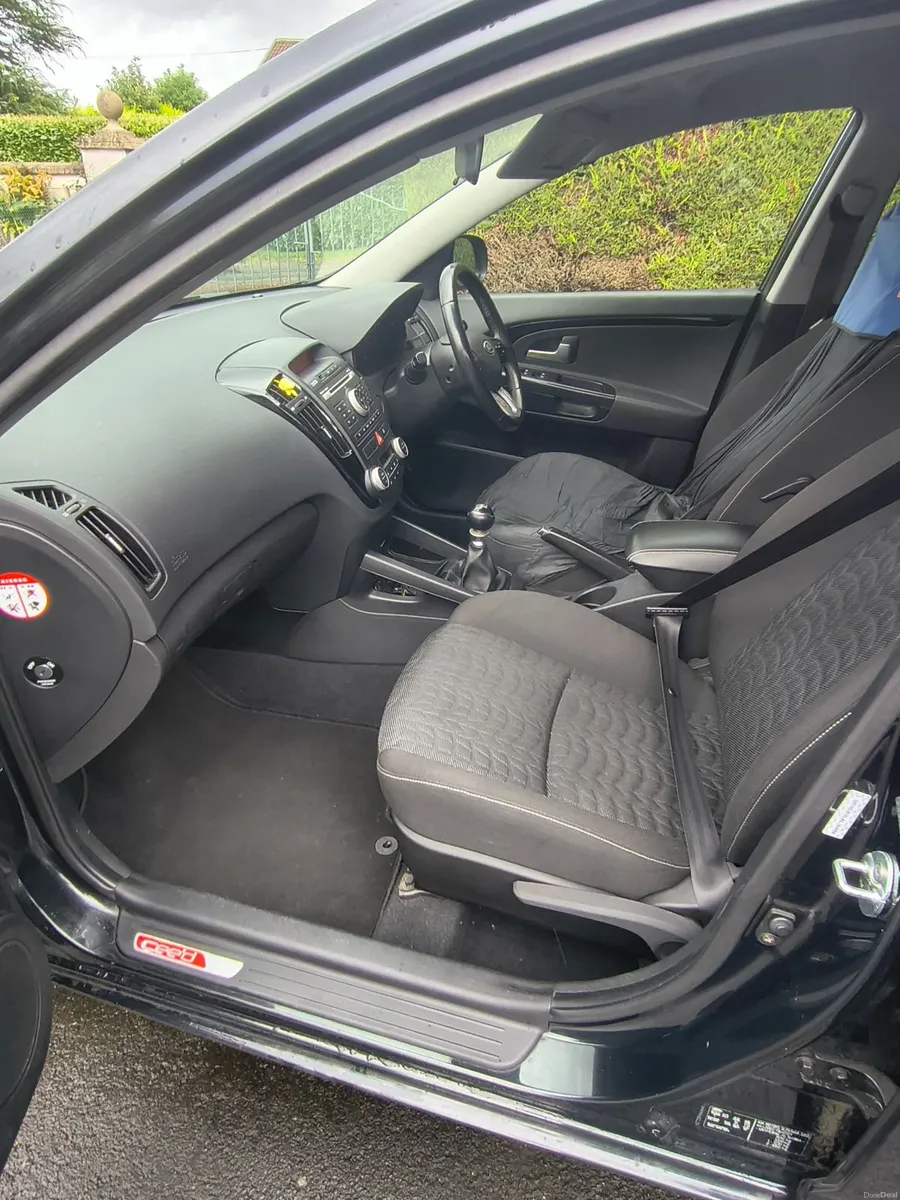 Kia Ceed 2010 - Image 3