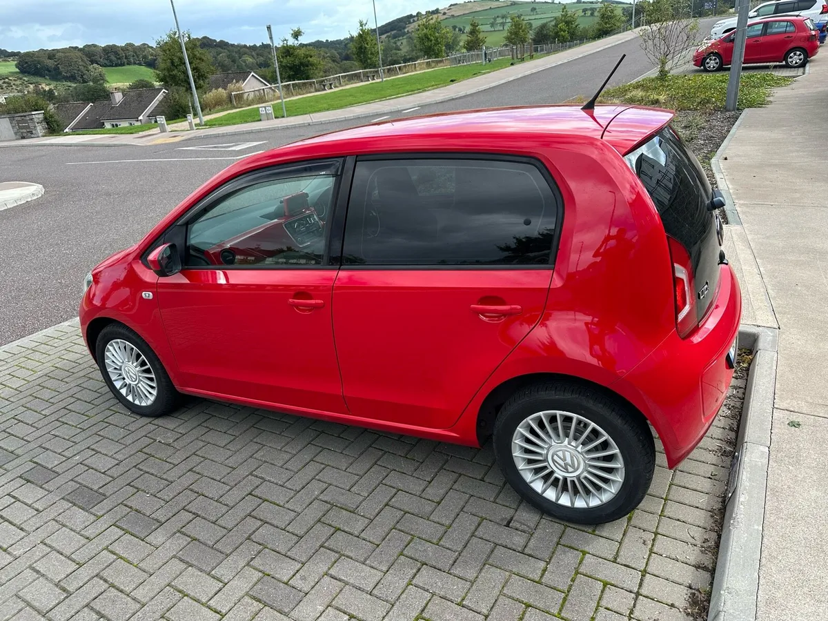 Volkswagen UP - Image 3