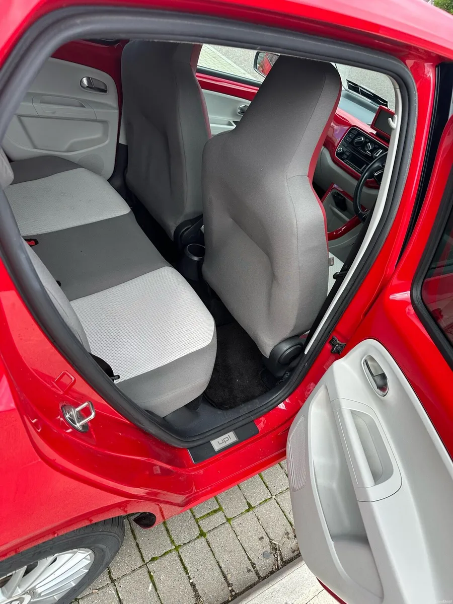 Volkswagen UP - Image 6
