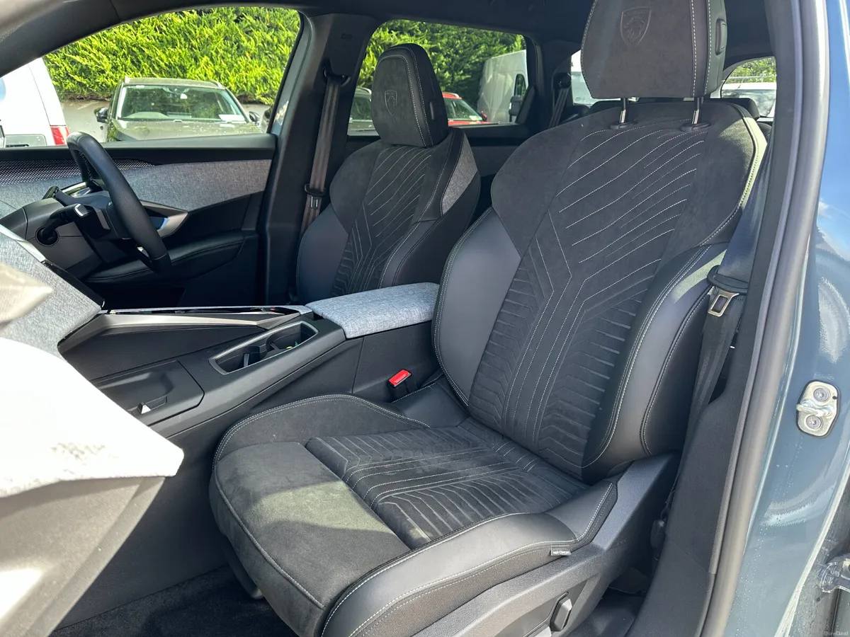 Peugeot 5008 1.2 Hybrid 145bhp E-DCS6 GT Exclusive - Image 6