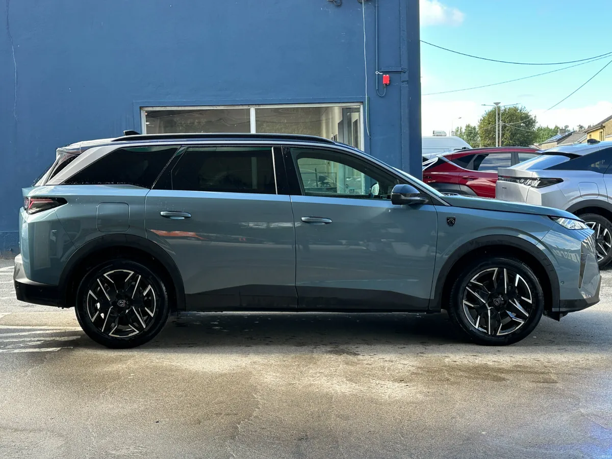 Peugeot 5008 1.2 Hybrid 145bhp E-DCS6 GT Exclusive - Image 2