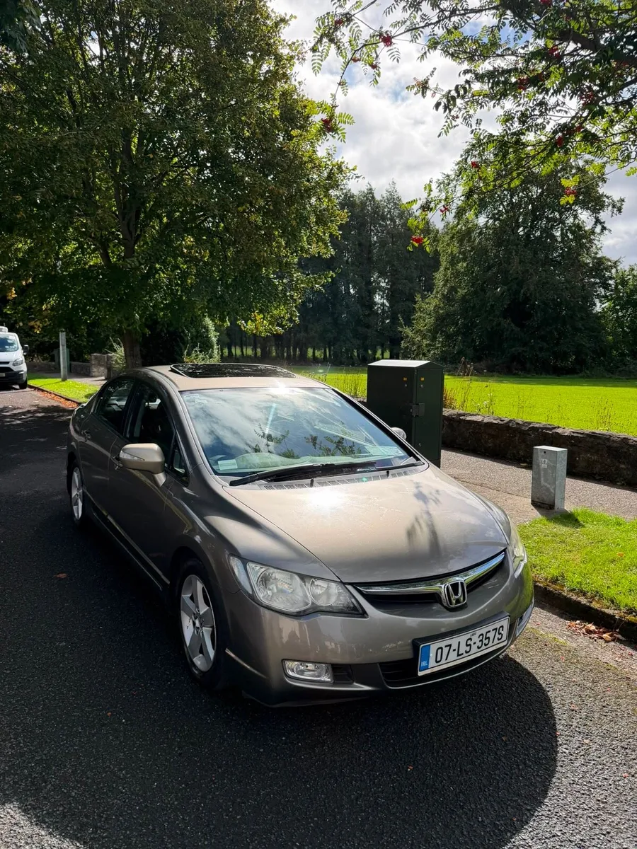 HONDA CIVIC i-VTEC  NCT 09/27 - Image 1