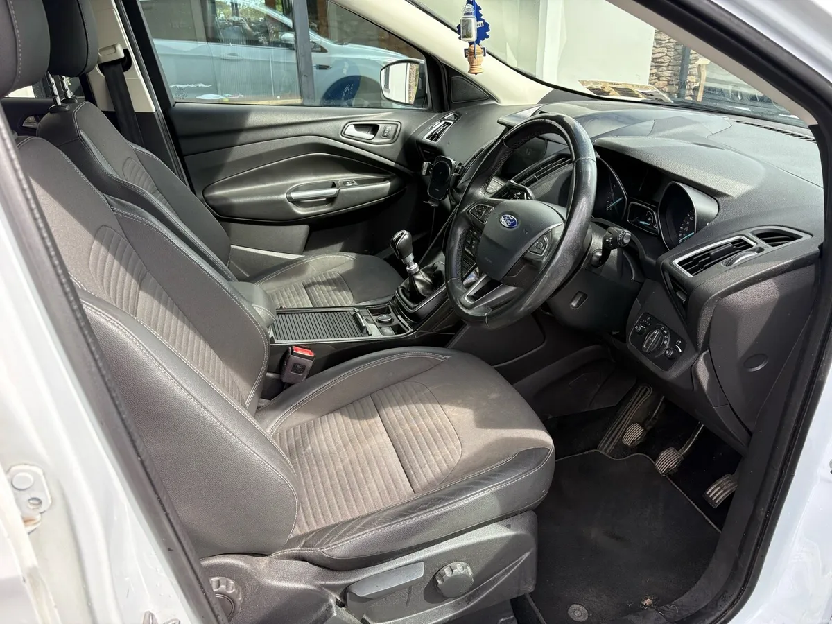 Ford Kuga - Image 4