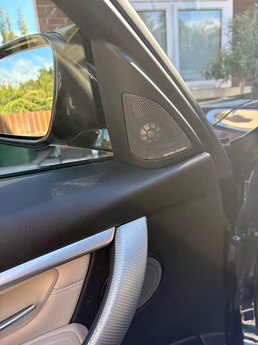 BMW 330e , Xdrive, shadow edition , M SPORT - Image 2