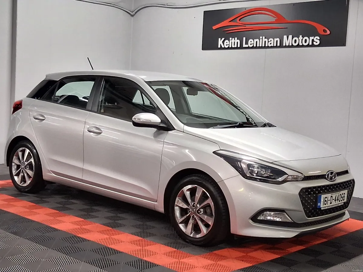 2016 Hyundai i20 **ONLY 84KMS - DELUXE** - Image 1