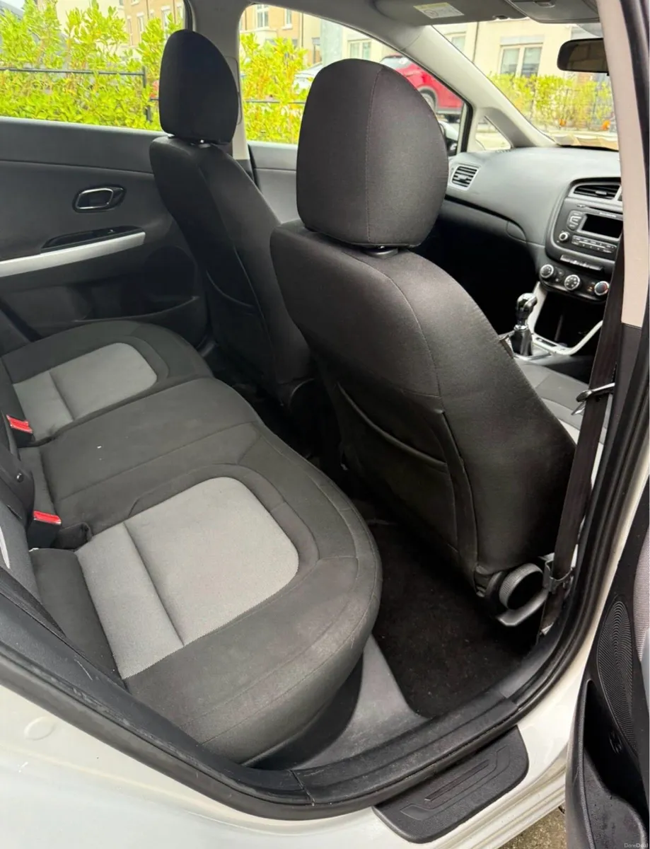 LOW KMS - KIA CEED STATE DIESEL - Image 6