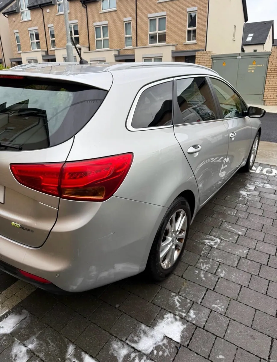 LOW KMS - KIA CEED STATE DIESEL - Image 3