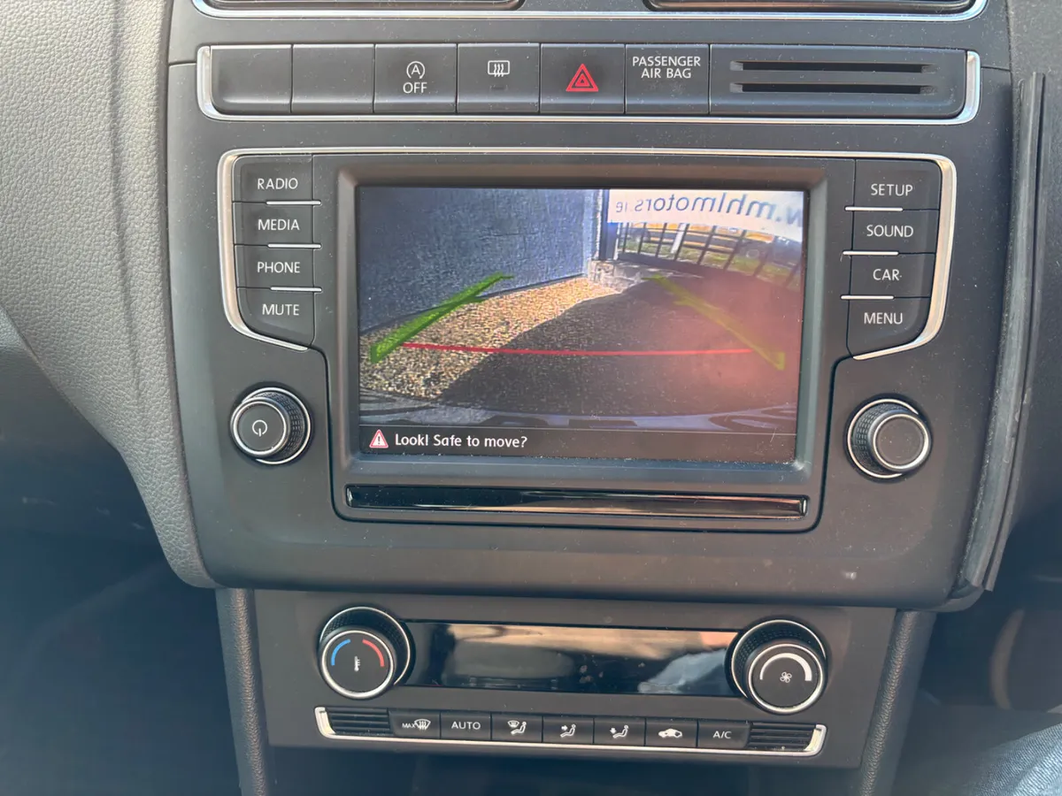 Volkswagen Polo 2015  Auto  1.2 TSI - Image 2