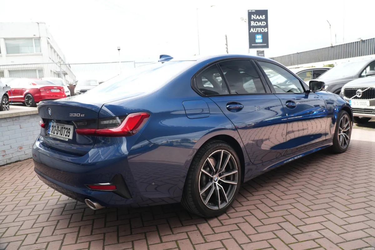 BMW 3-Series 2021 - Image 4