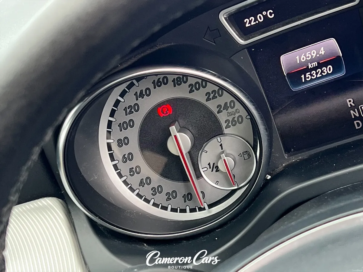 MERCEDES BENZ CLA 220d AUTOMATIC RED - Image 5