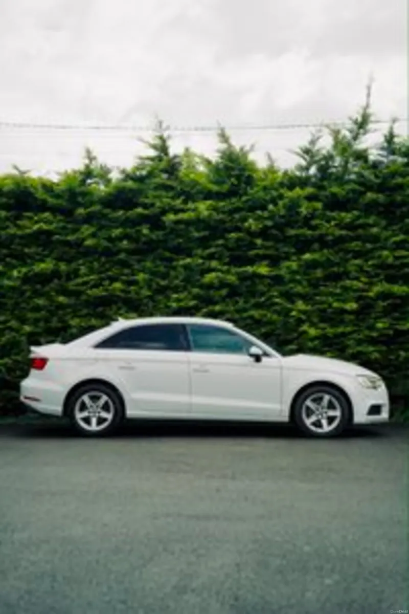 Audi A3 Sedan 1.4 TFSI 2017 - Image 2