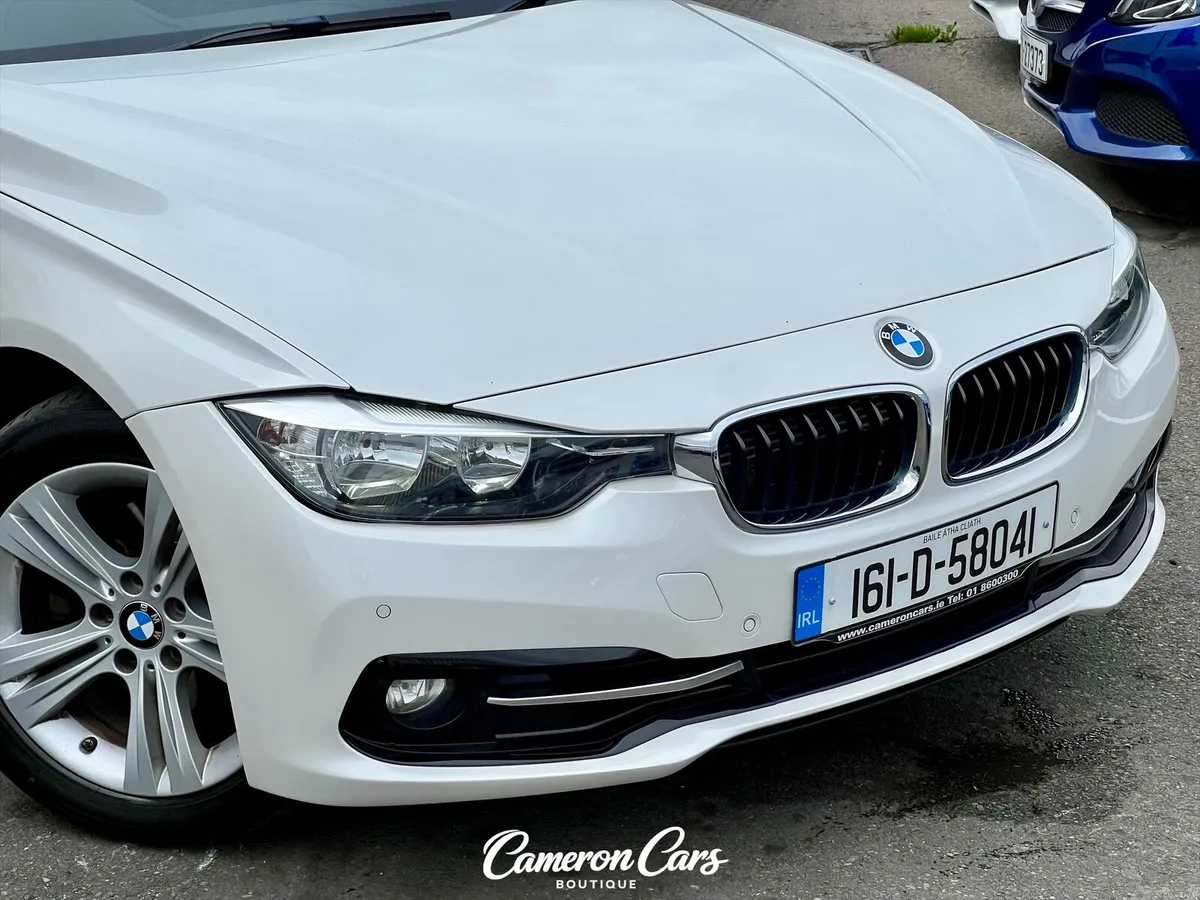 BMW 330e PREMIUM ALPINE WHITE - Image 5