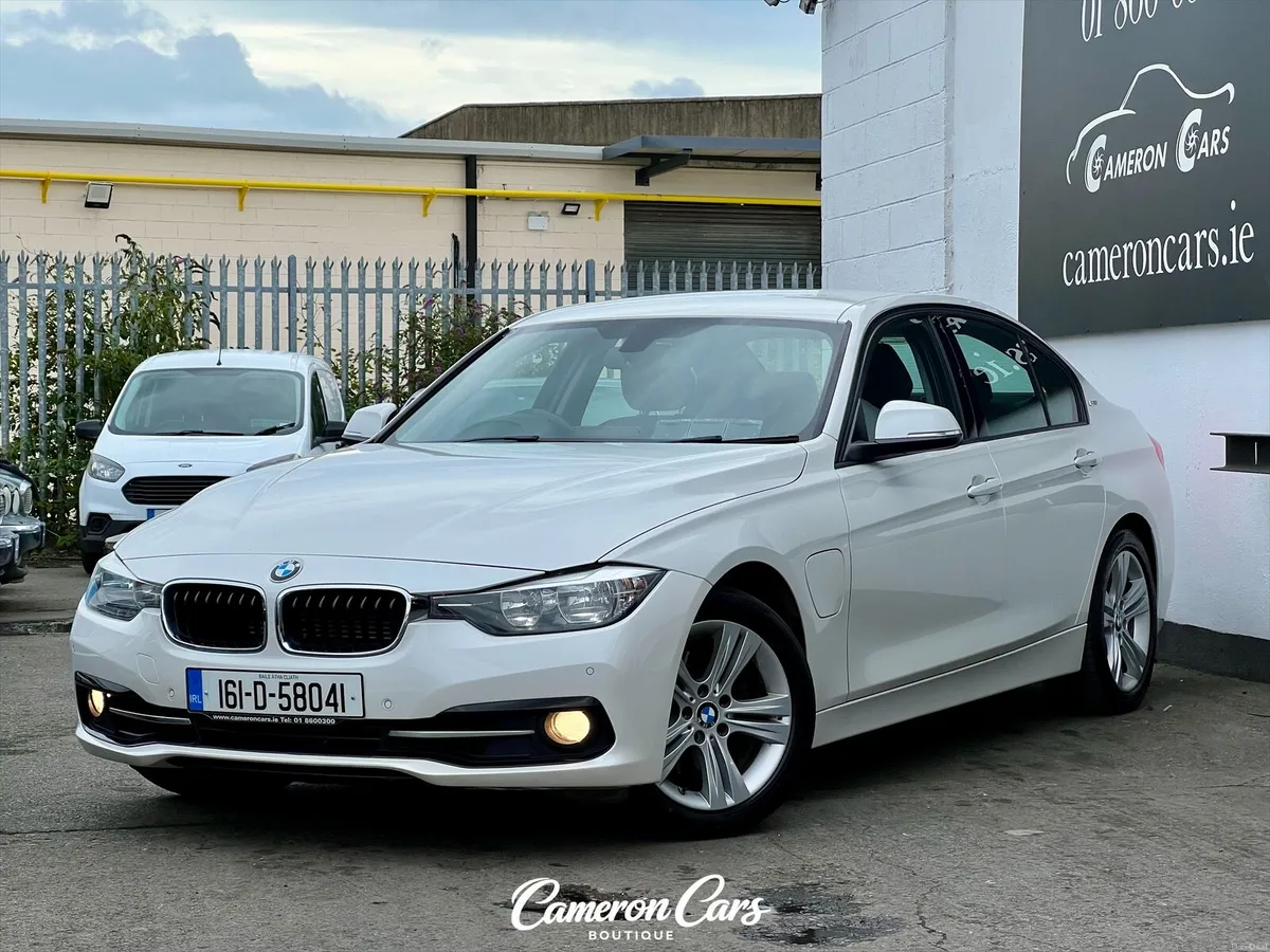 BMW 330e PREMIUM ALPINE WHITE - Image 1