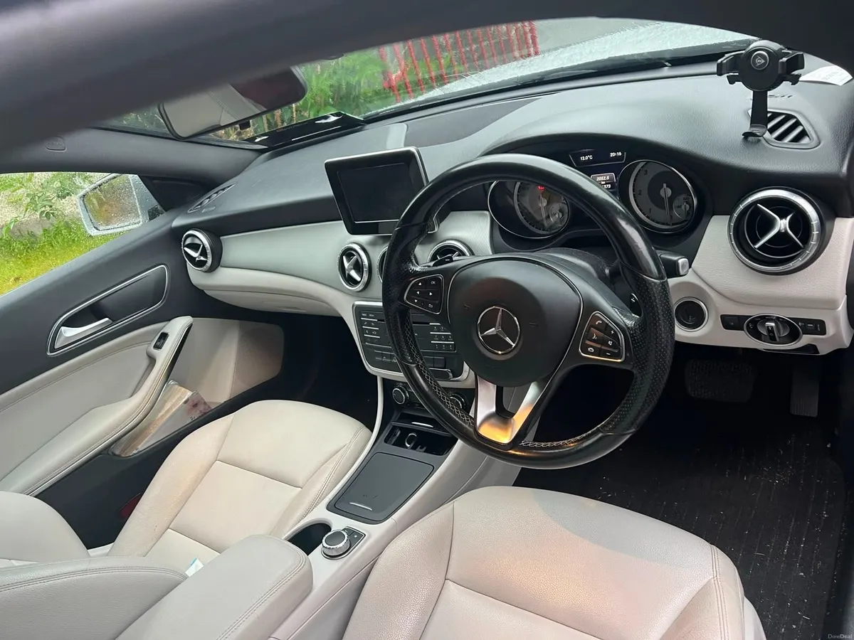 Mercedes-Benz CLA 2015 - Image 4