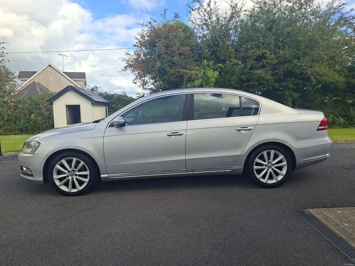 2011 HIGHLINE PASSAT 2LT TDI - Image 2