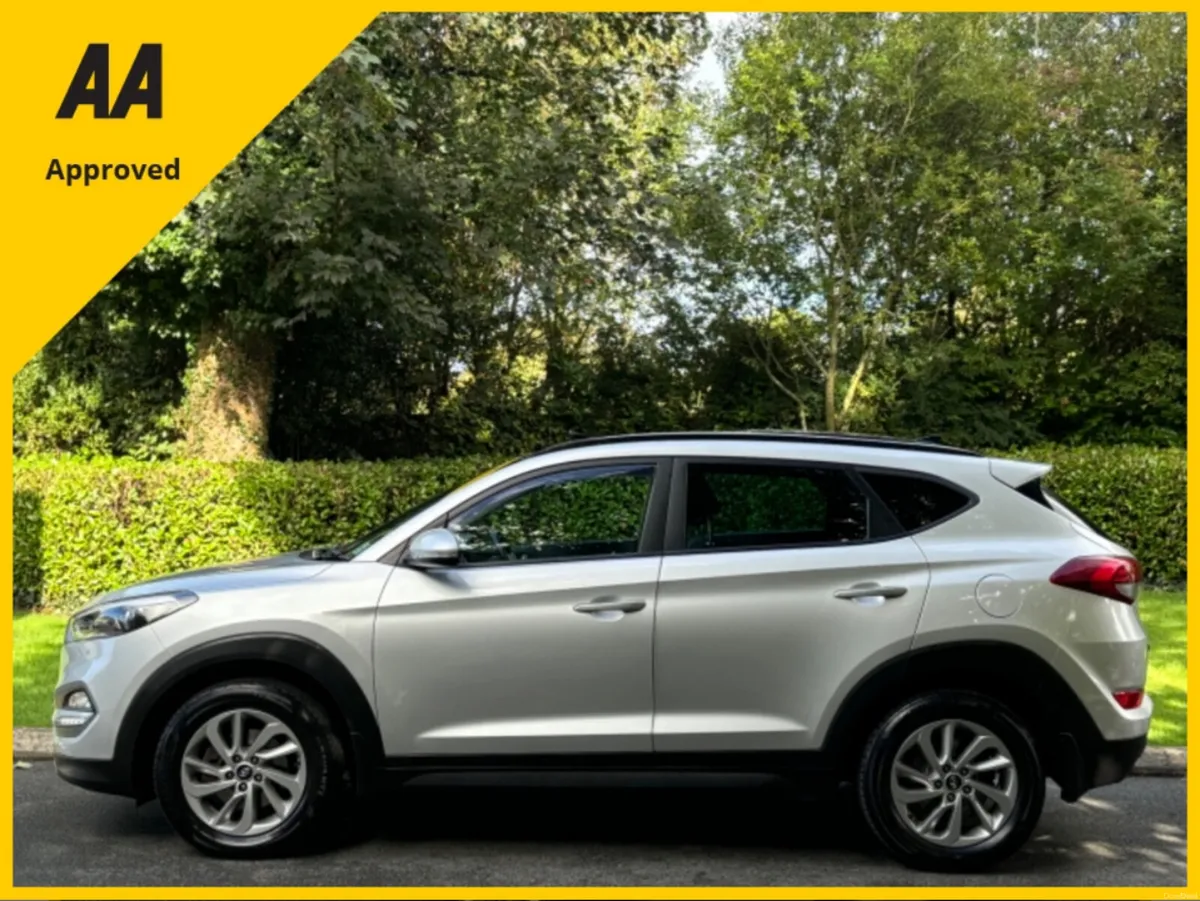 Hyundai Tucson 1.7 PREMIUM 2016 *PAN ROOF* - Image 3