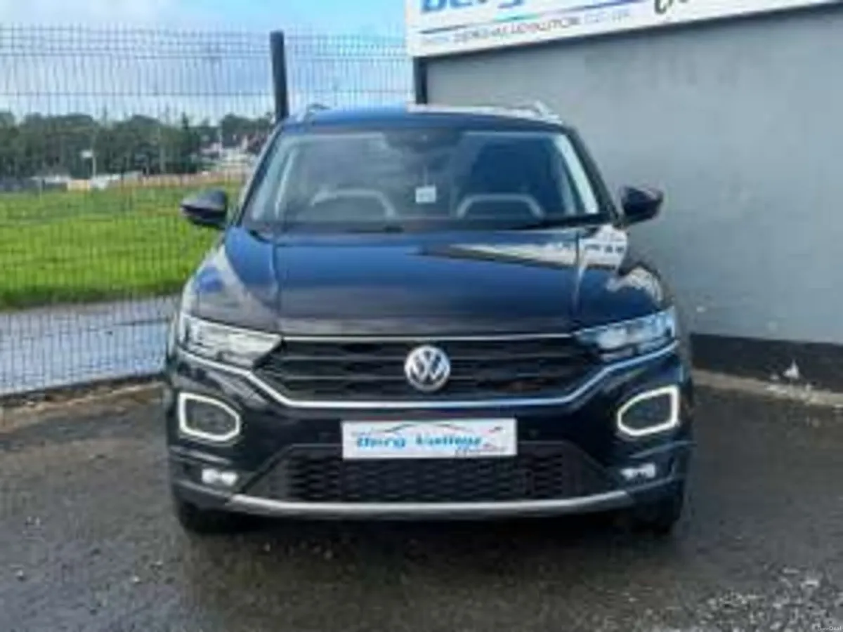 VOLKSWAGEN T-ROC 1.6 T-Roc SEL TDI 5dr - Image 2