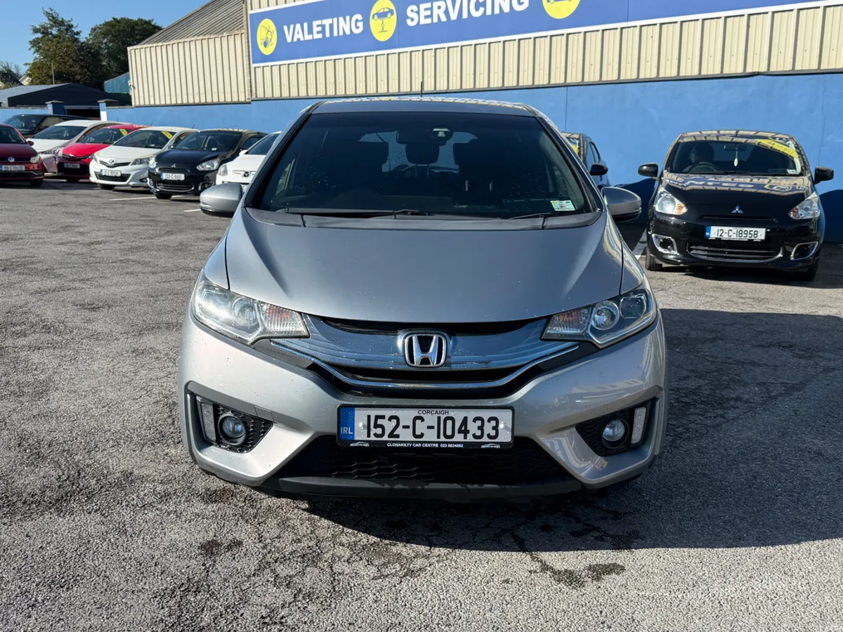Low Mileage Honda Fit Self Charge Hybrid Auto - Image 3