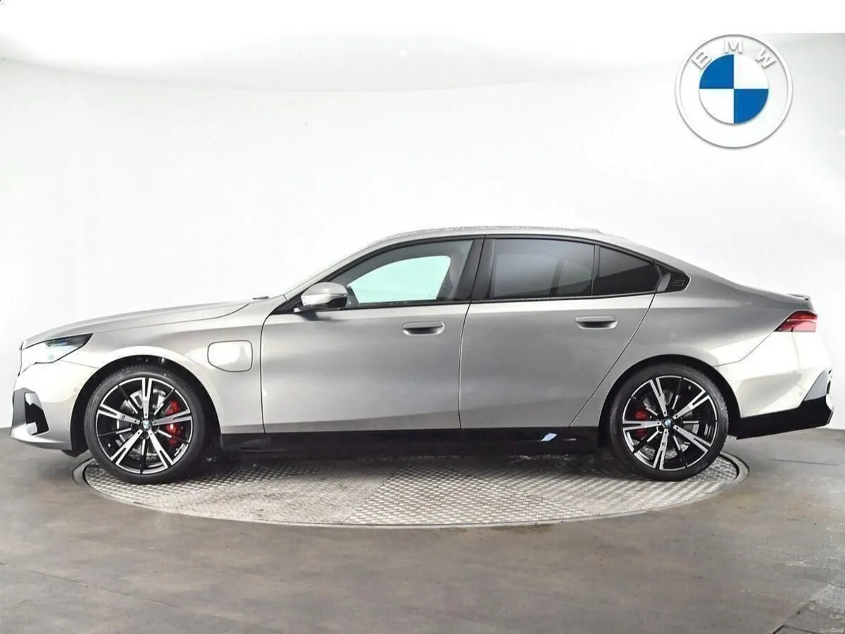 BMW 5-Series 530e M Sport Pro Saloon - Image 3