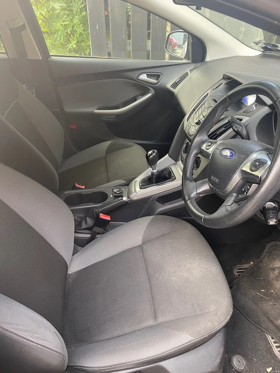 Ford Focus 2012 - Image 2