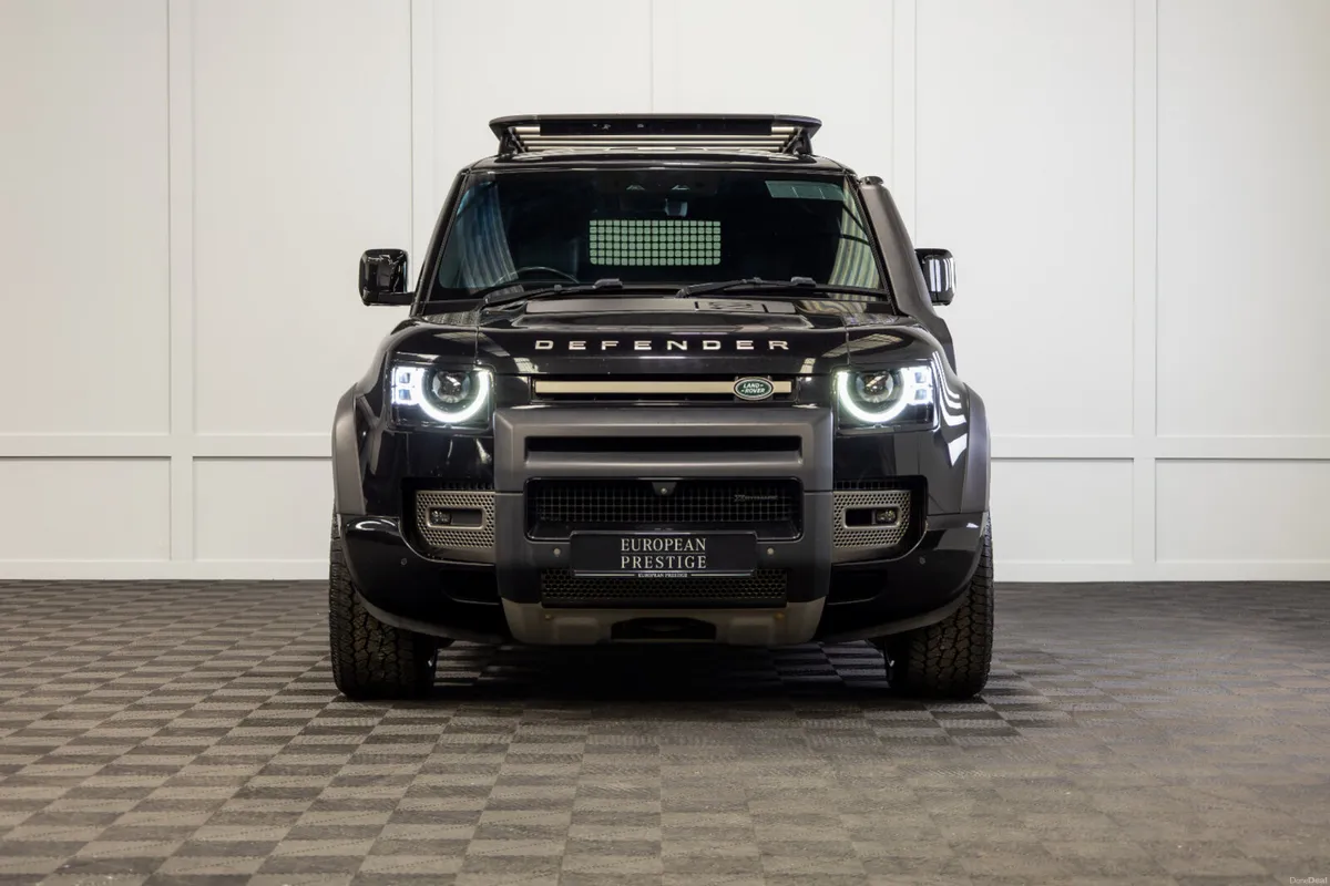 2023 Defender D300 X-Dynamic HSE 2 Seat Commercial - Image 2