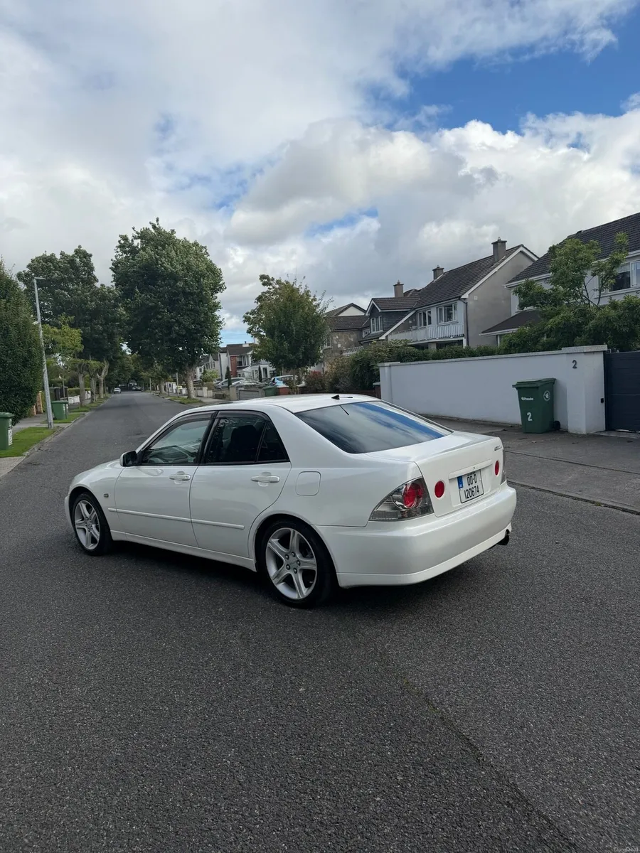 Toyota Altezza - Image 2
