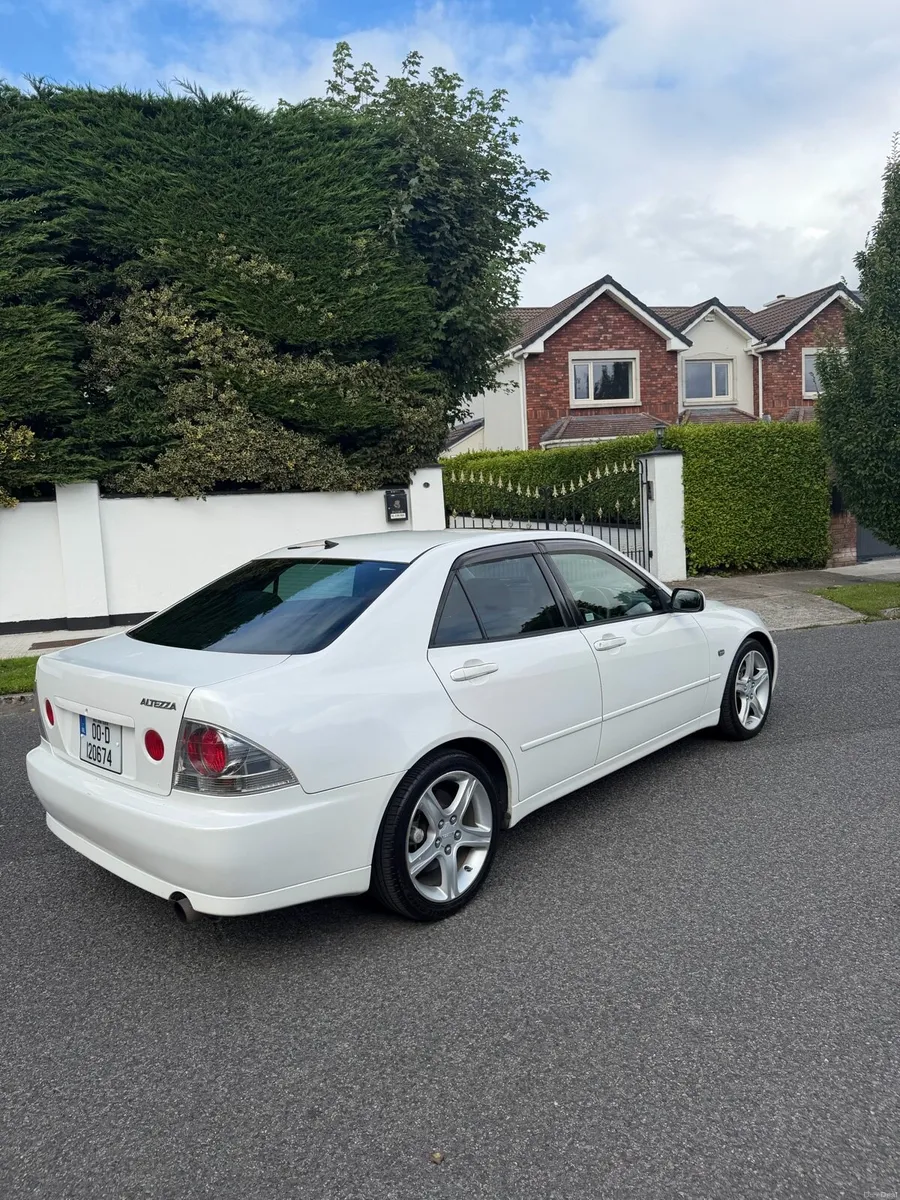 Toyota Altezza - Image 3