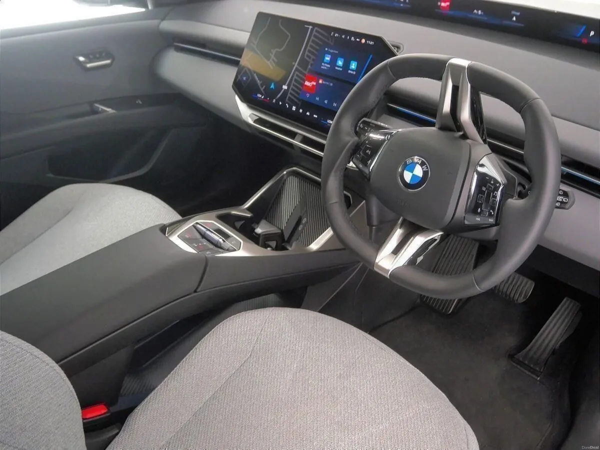 BMW iX3 50 xDrive - Image 6