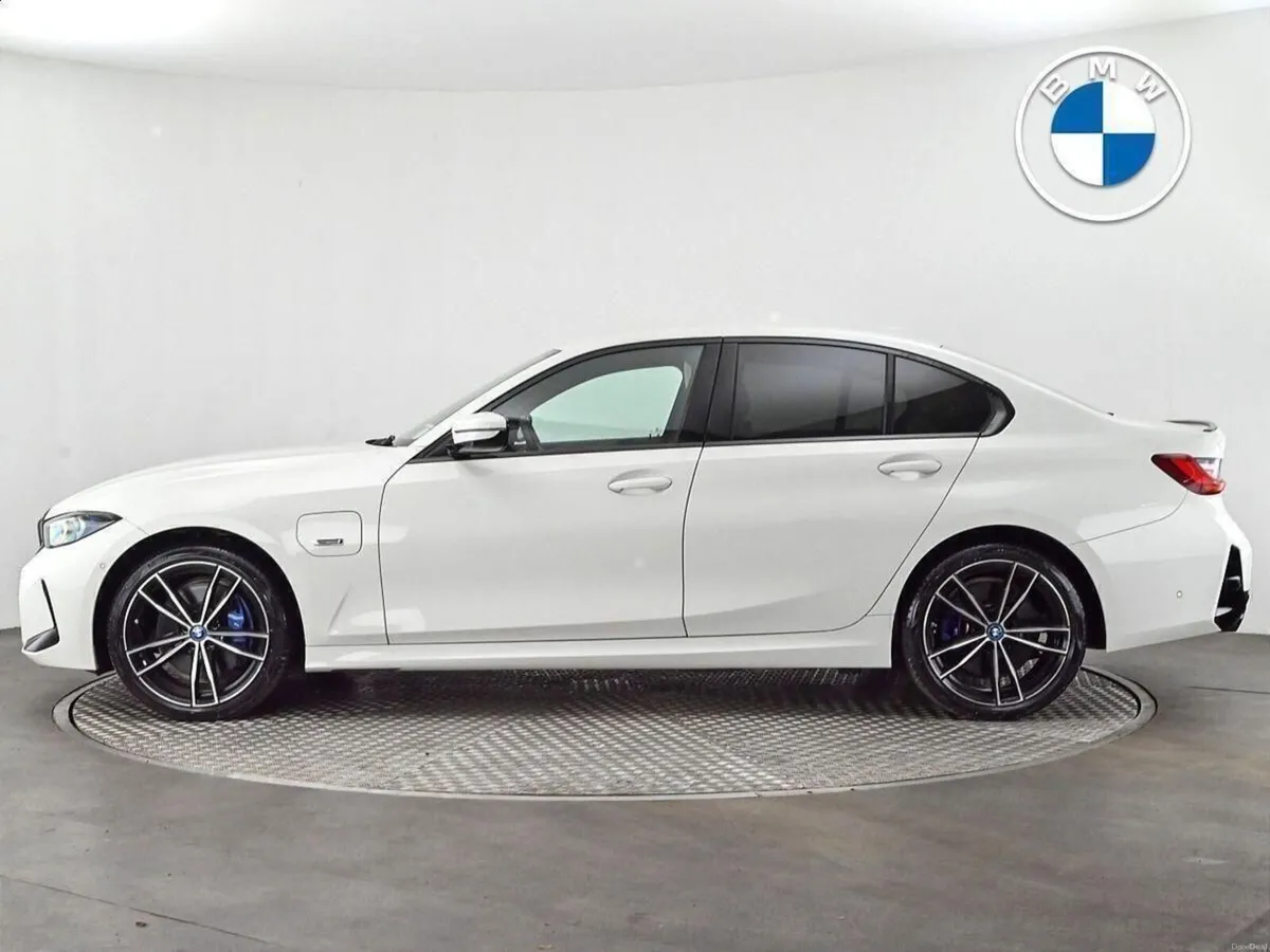 BMW 3-Series 330e M Sport Saloon - Image 3