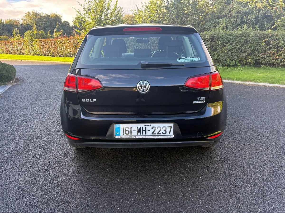 2016 Volkswagen Golf - Image 2