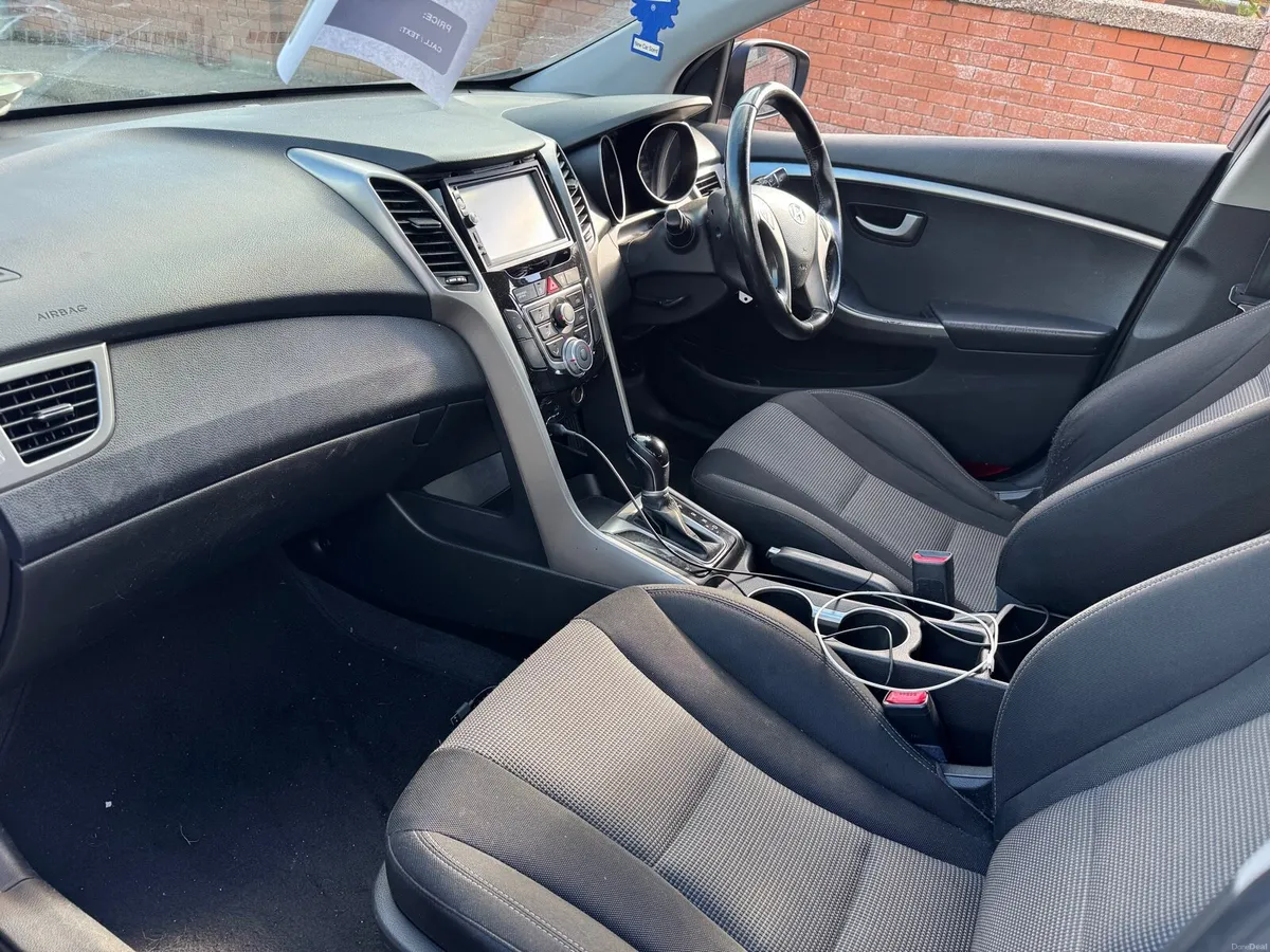 Hyundai i30 AUTOMATIC NEW NCT - Image 6