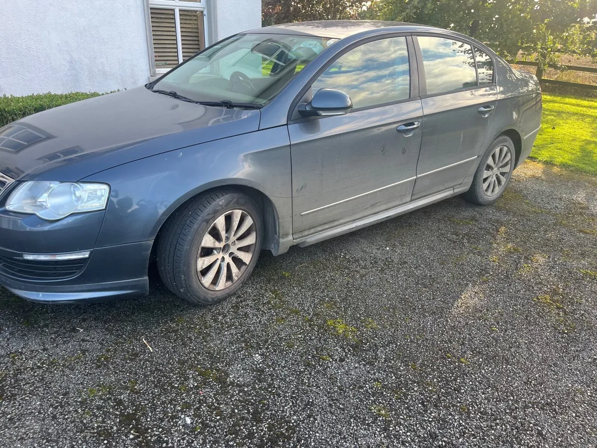 Volkswagen Passat 2010 - Image 4