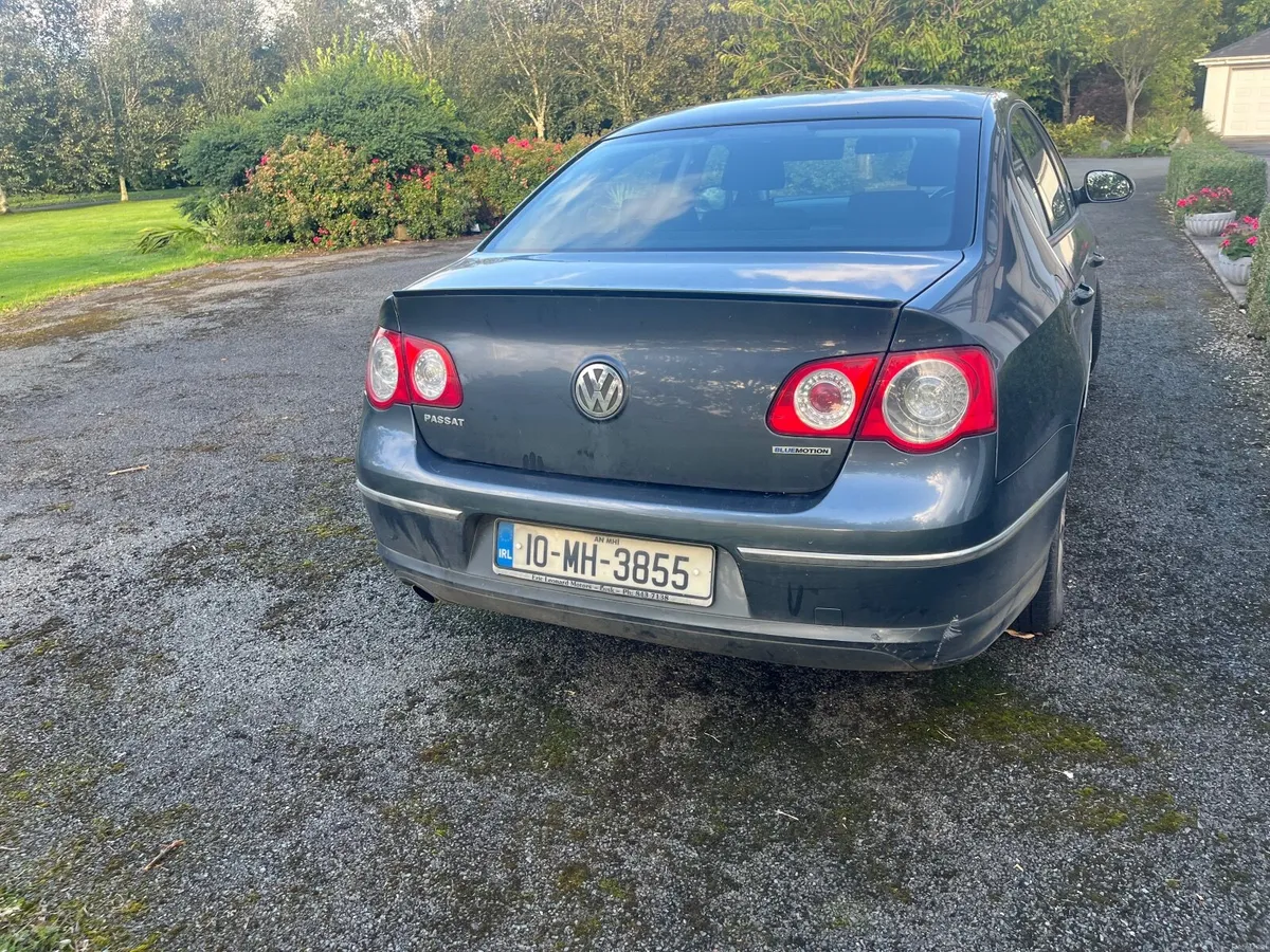 Volkswagen Passat 2010 - Image 5