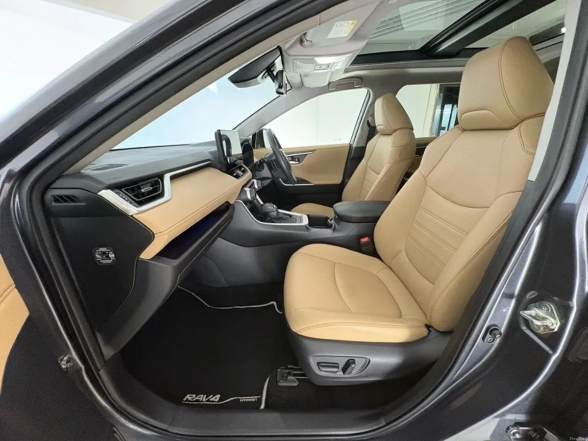 Toyota RAV4 Platinum Hybrid - Image 6