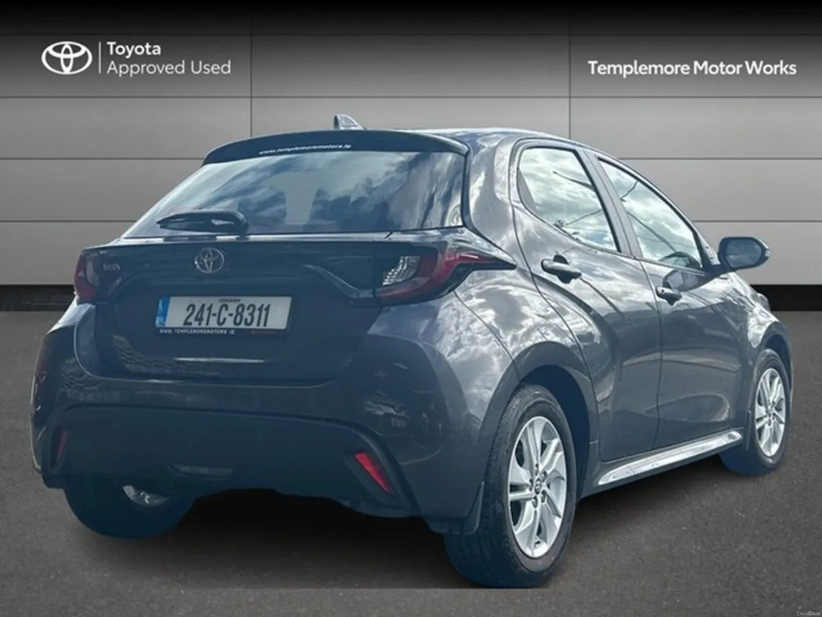 Toyota Yaris YARIS 1.5 LUNA - Image 2