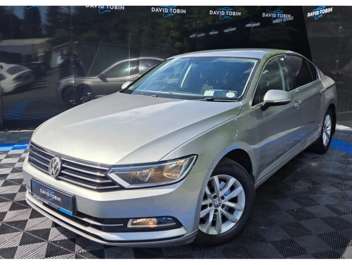 Volkswagen Passat COMFORTLINE 1.6 TDI MANUAL 6SPEE - Image 4