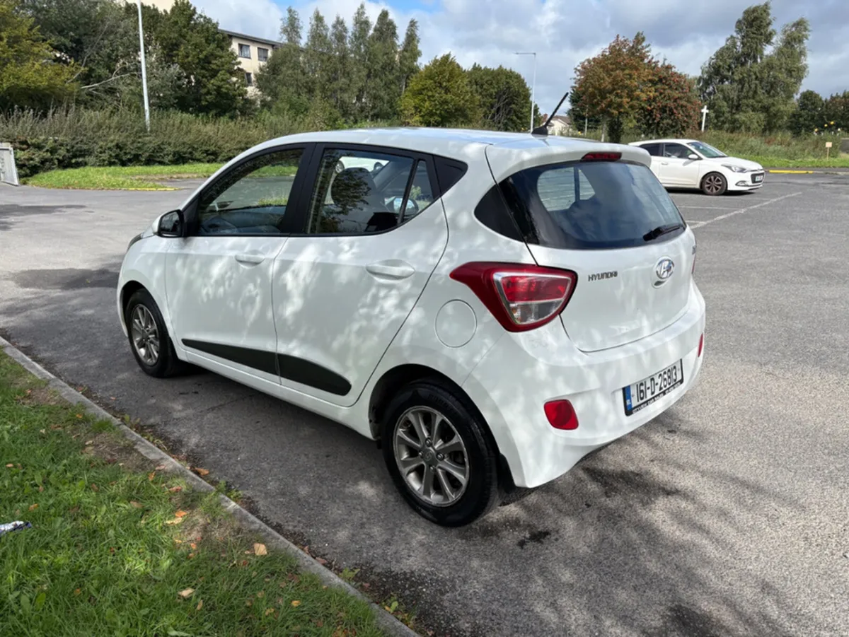 Hyundai i10 DELUXE AUTO 4DR - Image 3