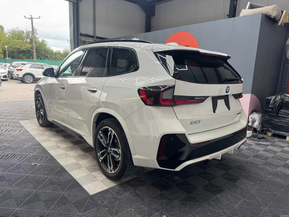 BMW iX1 2023 BMW IX1 4WD XDRIVE 30 M-SPORT AUTOMAT - Image 5