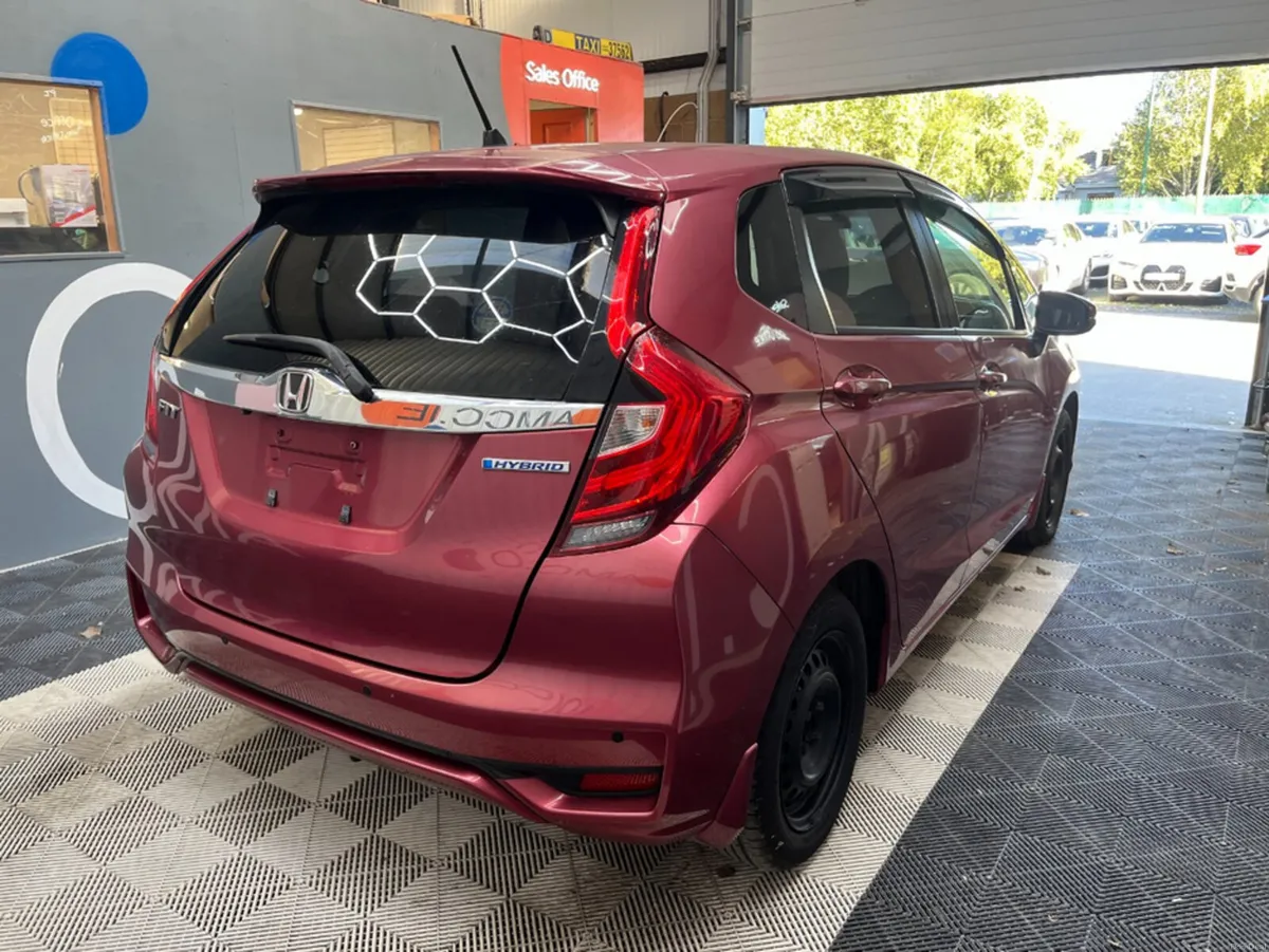 Honda Fit 2017 HONDA FIT HYBRID L HONDA SENSING 86 - Image 3
