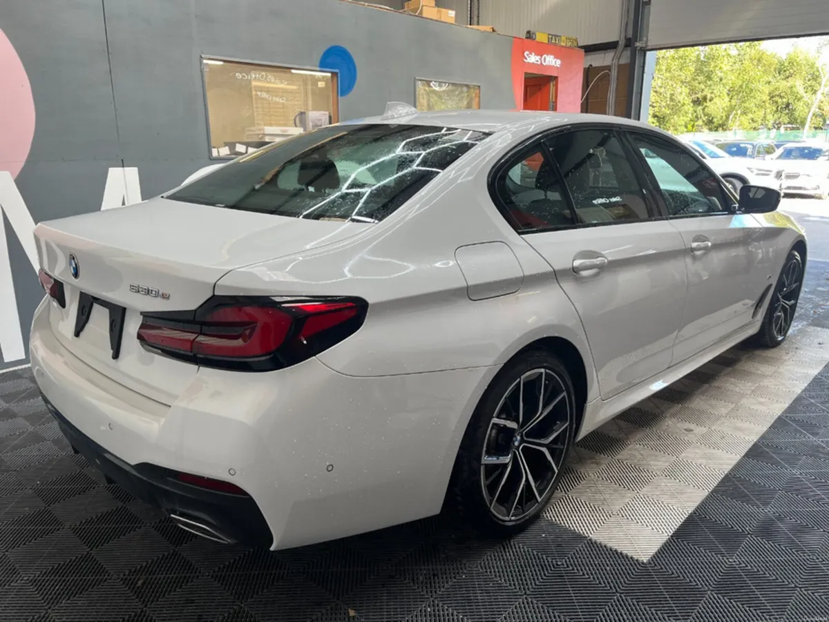 BMW 5-Series 2021 BMW 5 4d 530E M-SPORT EDITION JO - Image 3